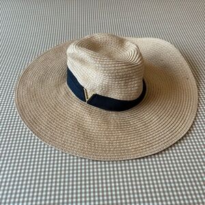 Vince Camuto summer hat.